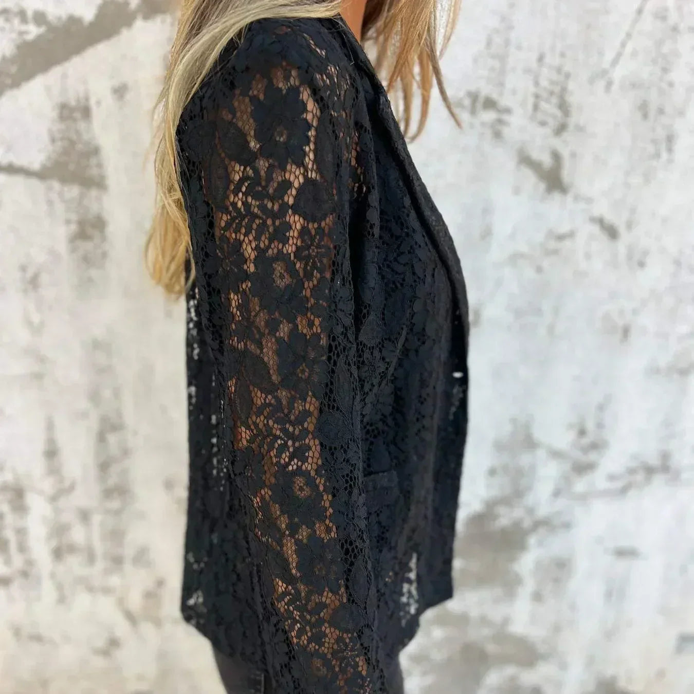 Laura | Blazer con malla de encaje