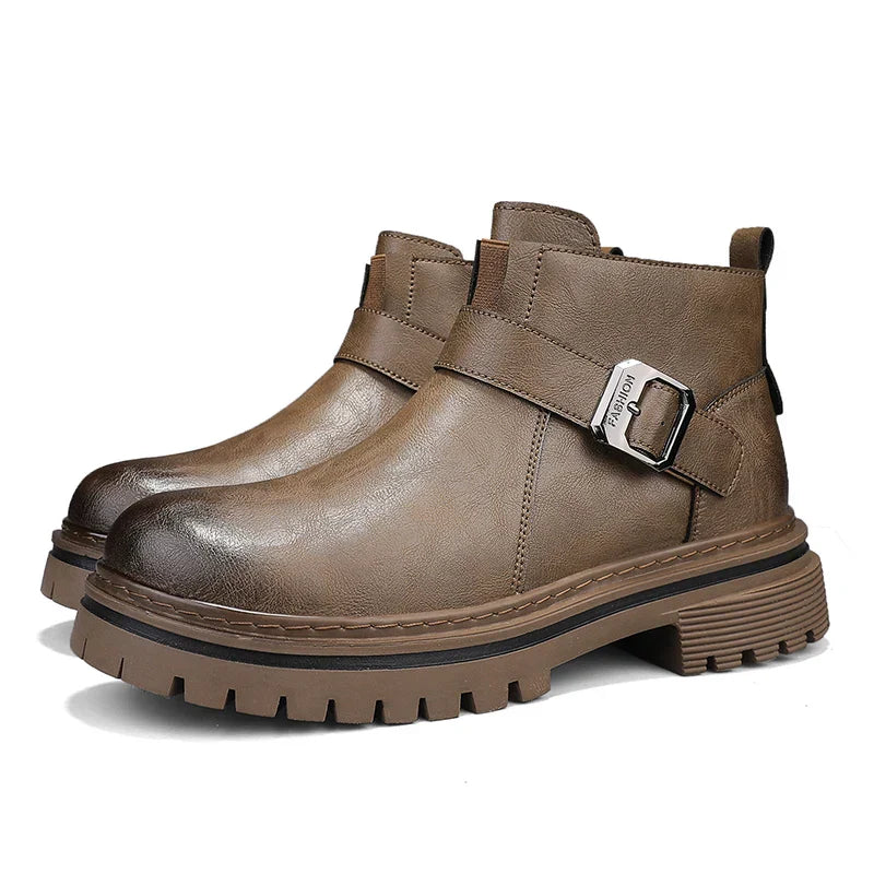 Botas Alessandro con Correa de Cuero